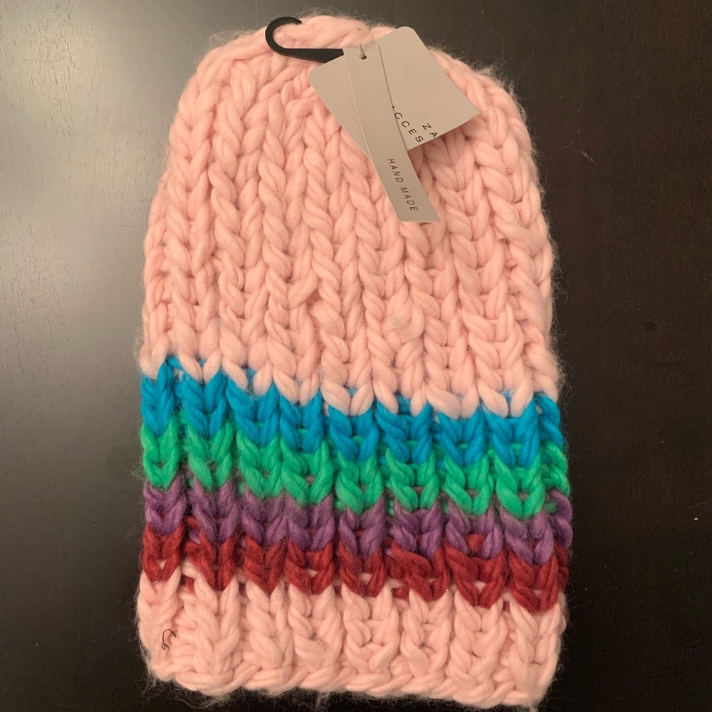 Zara hat